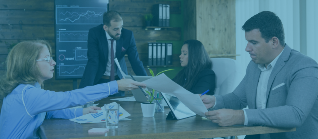 Business team discussing a structured onboarding strategy for new B2B clients